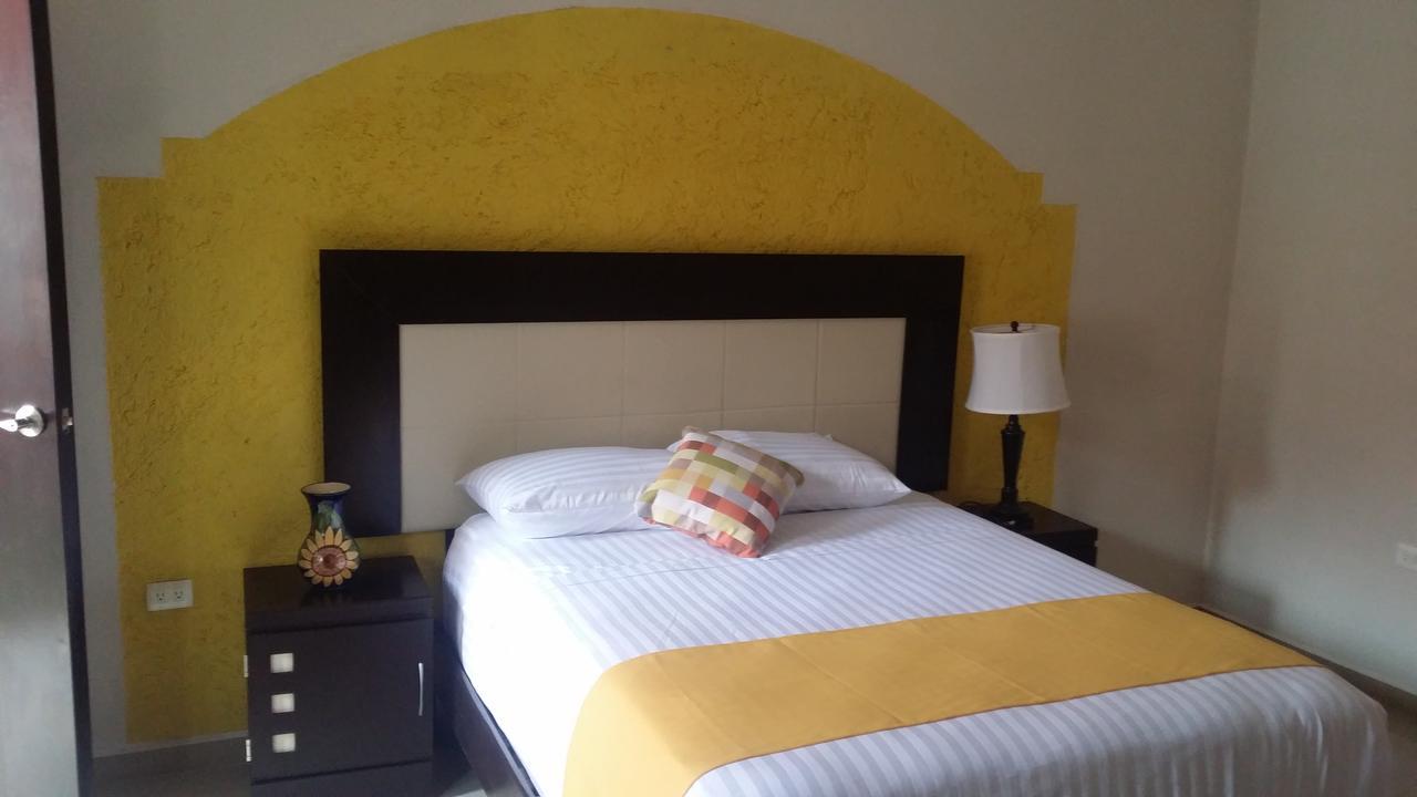 Hotel Quinta Marciala Mx バリャドリッド エクステリア 写真